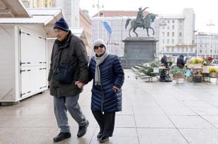 Važna obavijest HZMO-a: Mirovine ovaj mjesec sjedaju ranije nego inače, stotine tisuća umirovljenika dobit će povećanje