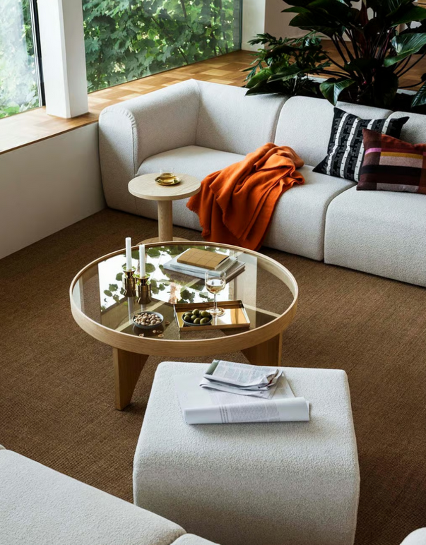 Kreirali su je dizajneri Paulin Machado, Nike Karlsson i Ola Wihlborg, a predvodila ju je kreativna voditeljica Karin Gustavsson