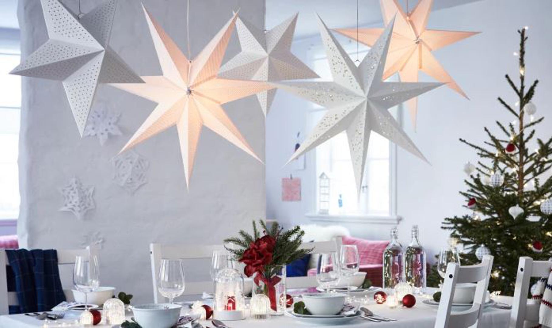 Sjenilo za lampe u sivim nijansama, a oblika zvijezde, božićni je ukras koji će dominirati prostorijom. IKEA, 29,90 kn 