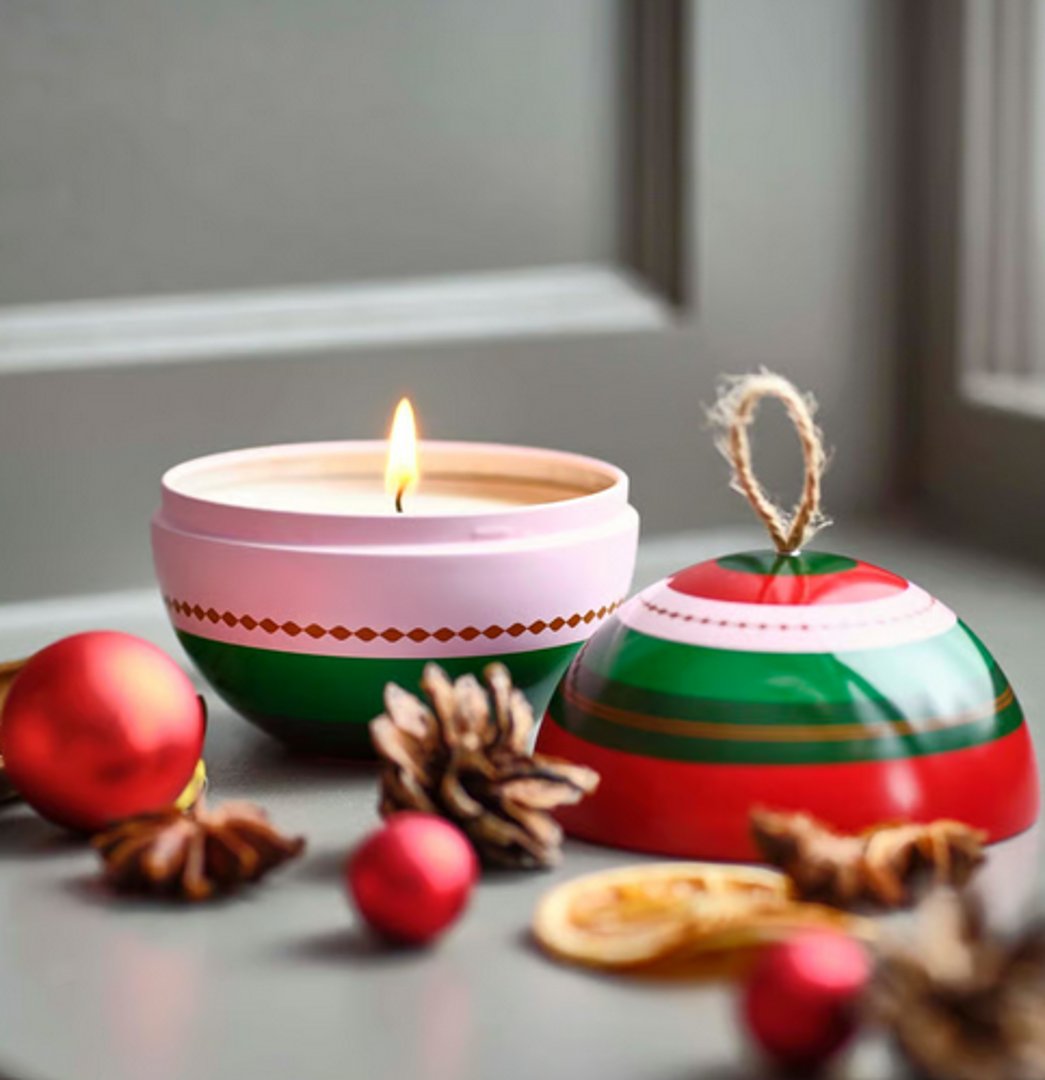 Dva u jedan mirisna svijeća - kad ju potrošite ostaje vam atraktivna kuglica za bor