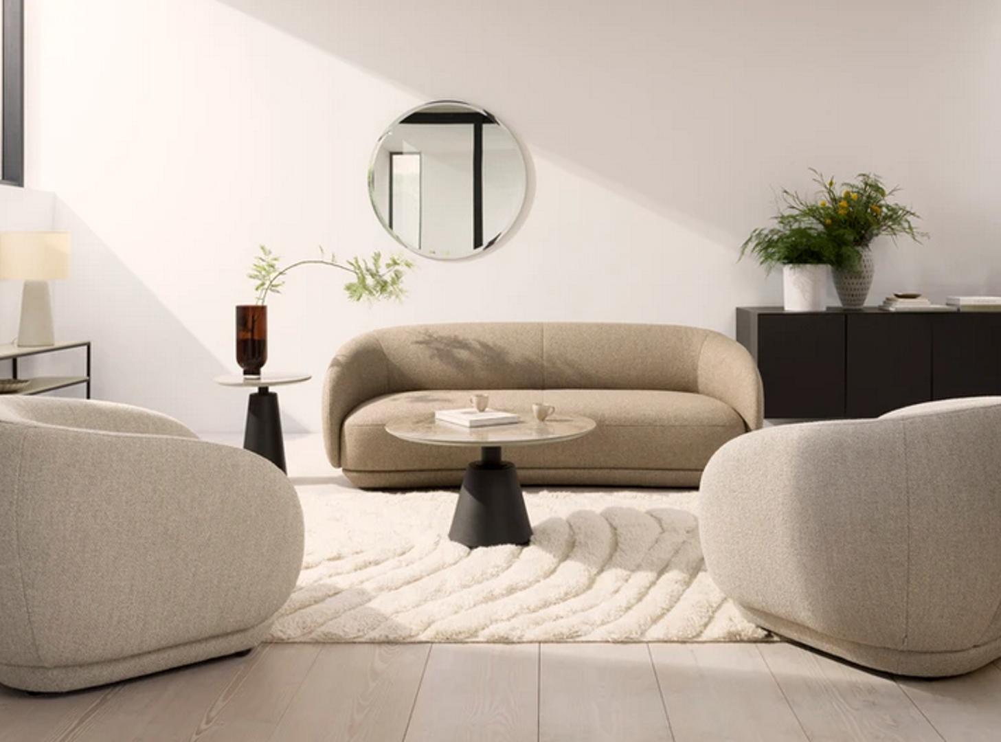 Osim što su važan komad za osiguravanje maksimalne udobnosti, jastučići su odlična dekoracija kojom se može ostvariti osvježenje prostora