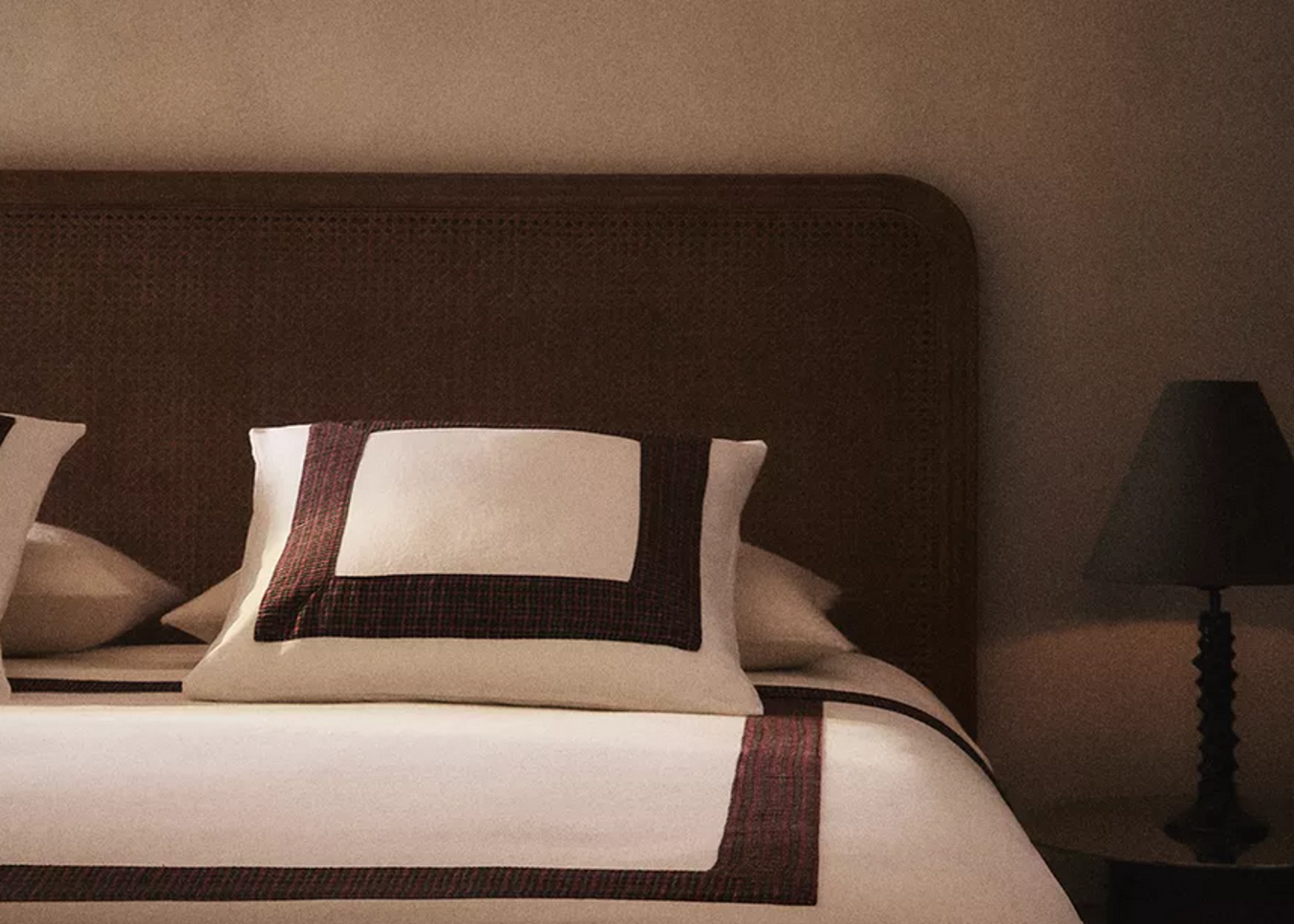 Svečano i nenametljivo - tako bismo mogli opisati ovaj set posteljine 