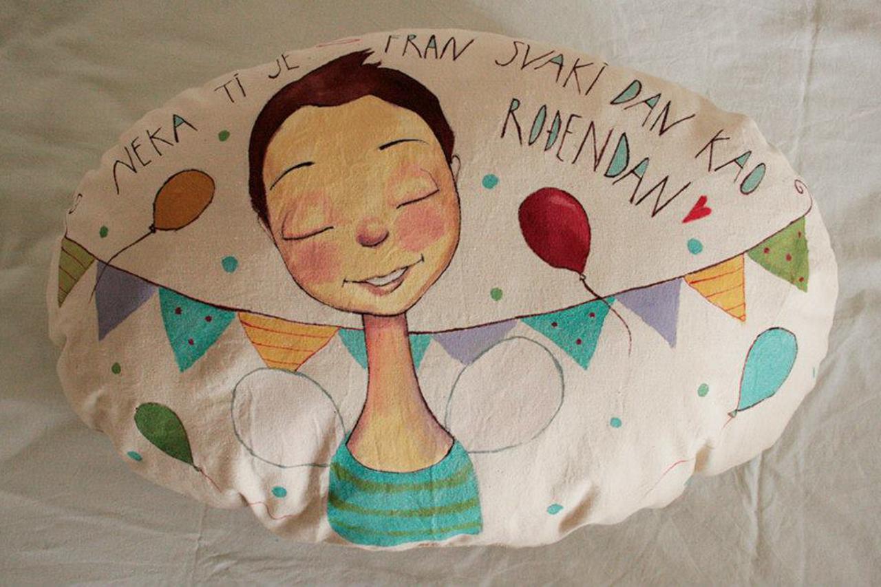 jastuci happy dot iris mihatov