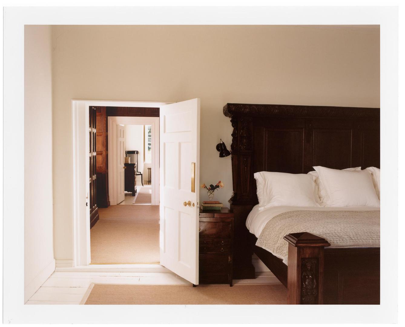 Glavna spavaća soba najveća je i ona, uz kupaonicu ima i vlastitu walk in garderobu