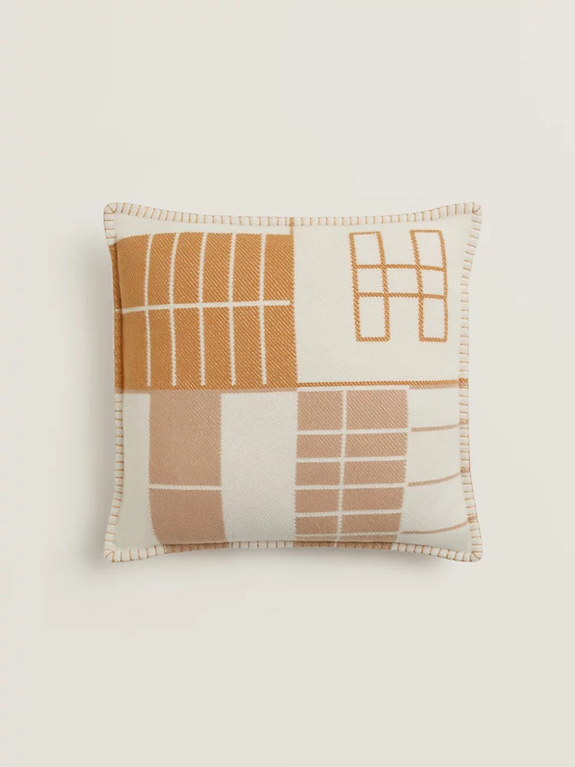 Hermes Home 
Jastuk €900
