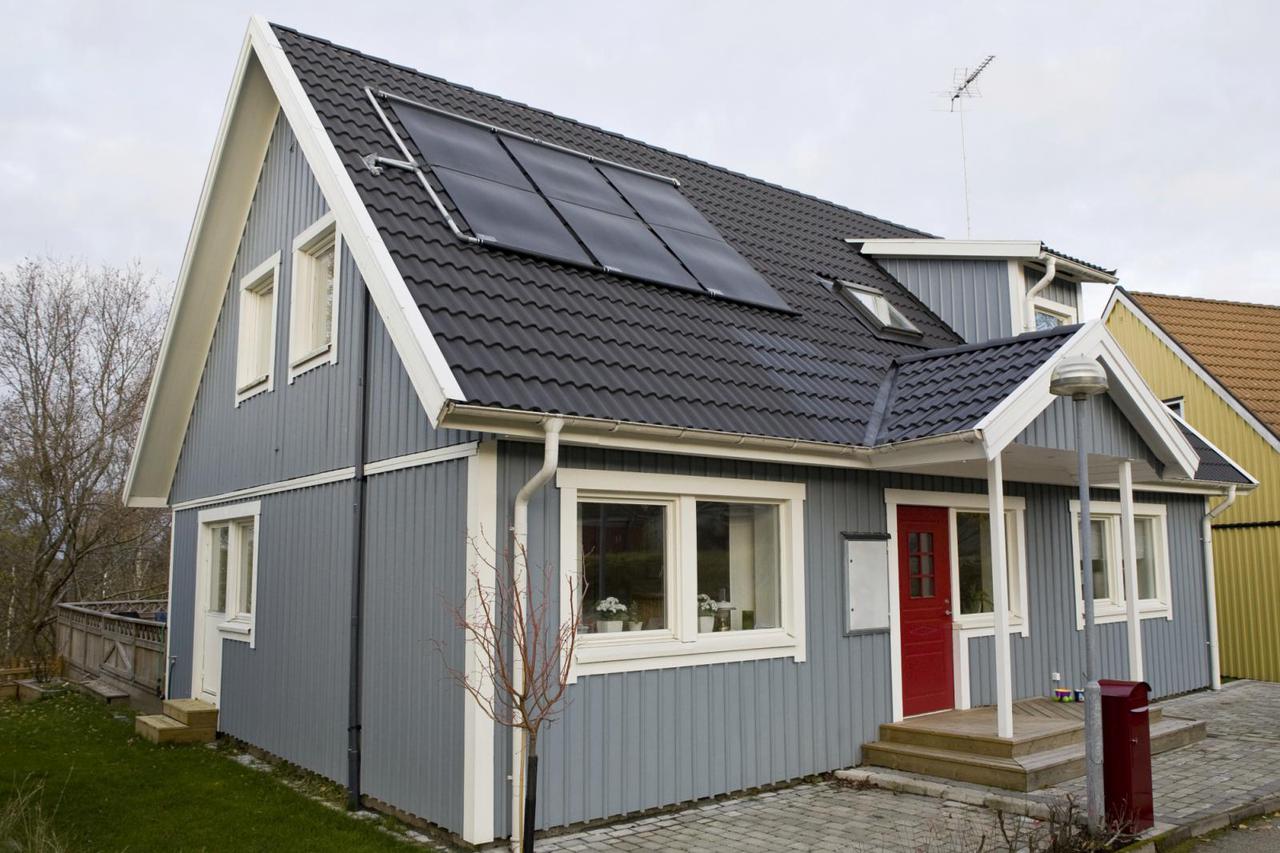 Otkrivamo zašto postaviti solarne ploče na krov i koliko to košta