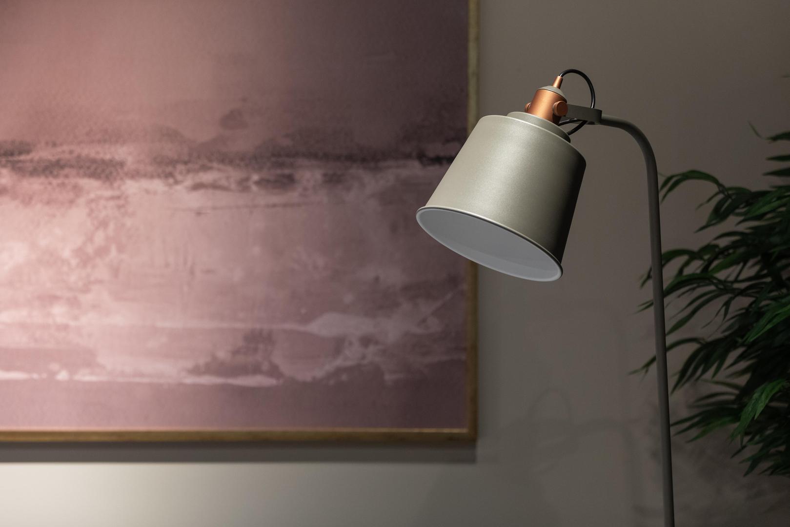 Dobra podna lampa osim funkcionalne ima i ukrasnu ulogu u prostoru