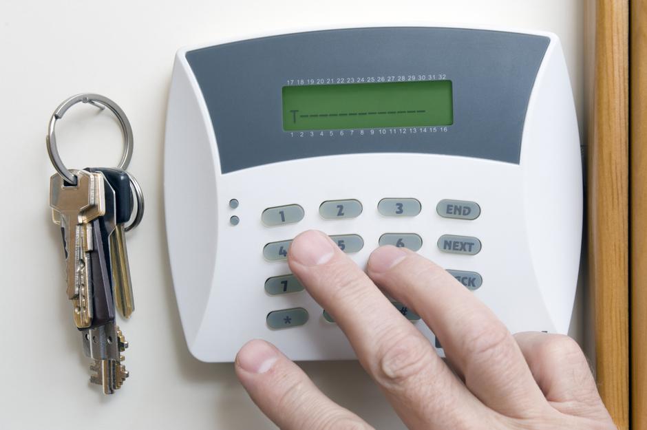 alarm lopov nadzorna kamera