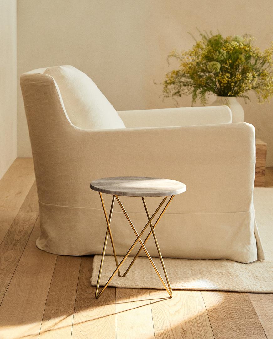 Nova, ljetna Zara Home kolekcija vrti se oko ključnih komada - stolaca i stolića - koji su sjajan izbor za unutranje, ali i vanjske prostore