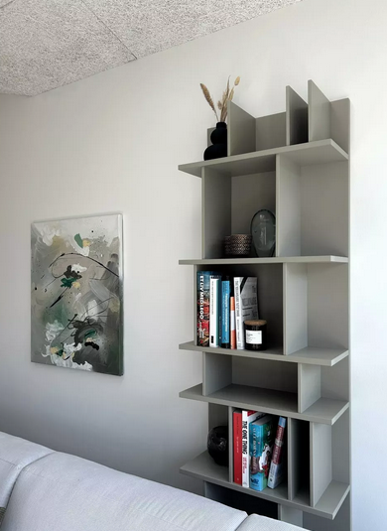 Vlasnici nisu željeli zagušen prostor pa je namještaj sveden samo na nužne, ali pažljivo odabrane, komade