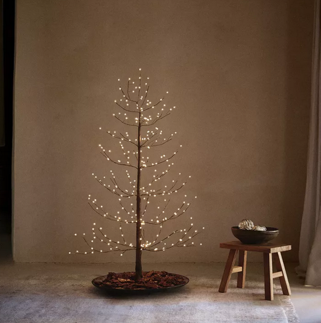 Ako želite veče i impresivnije drvce možete ga nabaviti za 89 eura