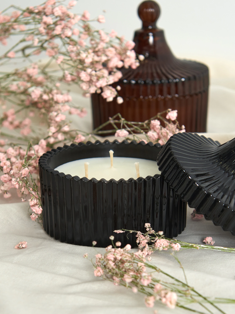Najluksuznija varijanta mirisnih svijeća s poklopcem, ujedno je i efektan ukras 