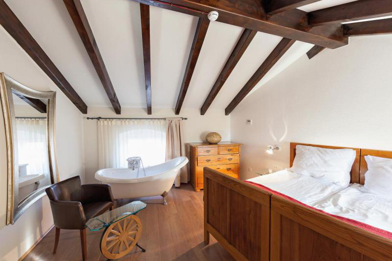 FOTO Kako je iz deset ruševnih kuća nastao prvi butik hotel