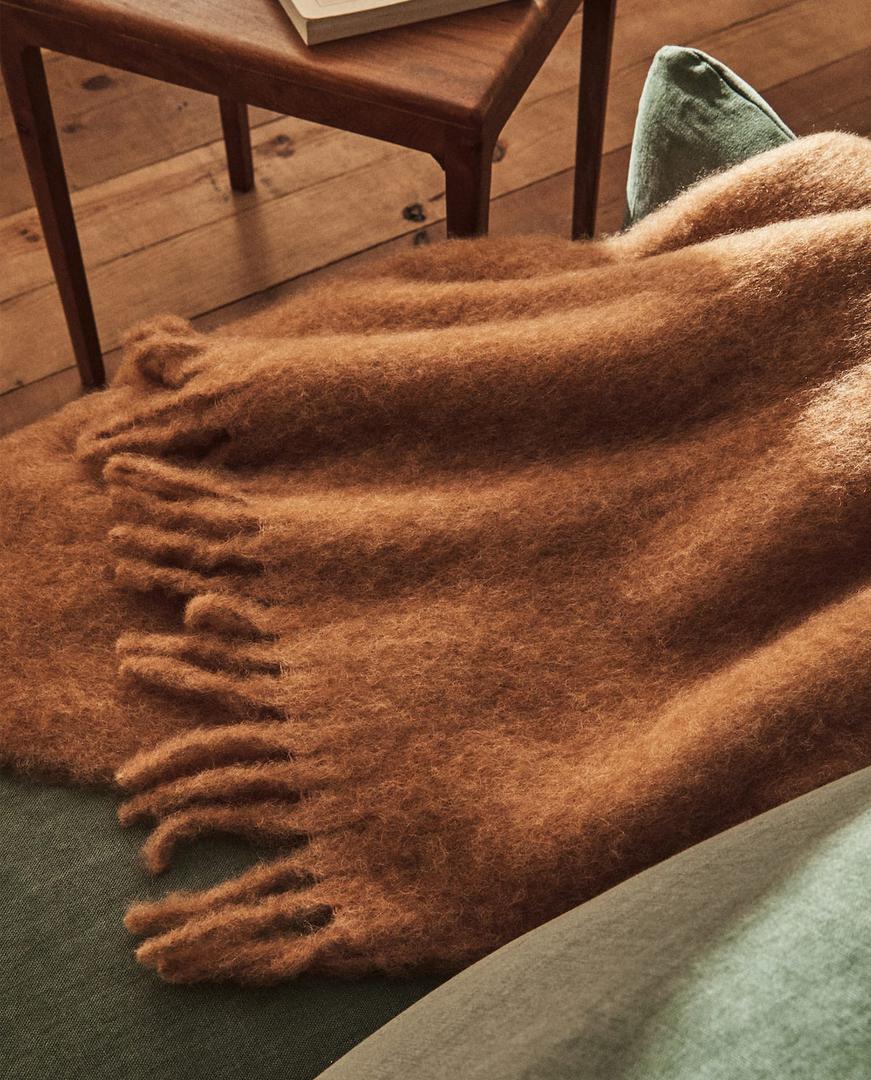 Grubo obrađena vuna daje poseban šarm interijeru, ova deka izvrstan je izbor za prekrivanje, Zara Home, 799 kn