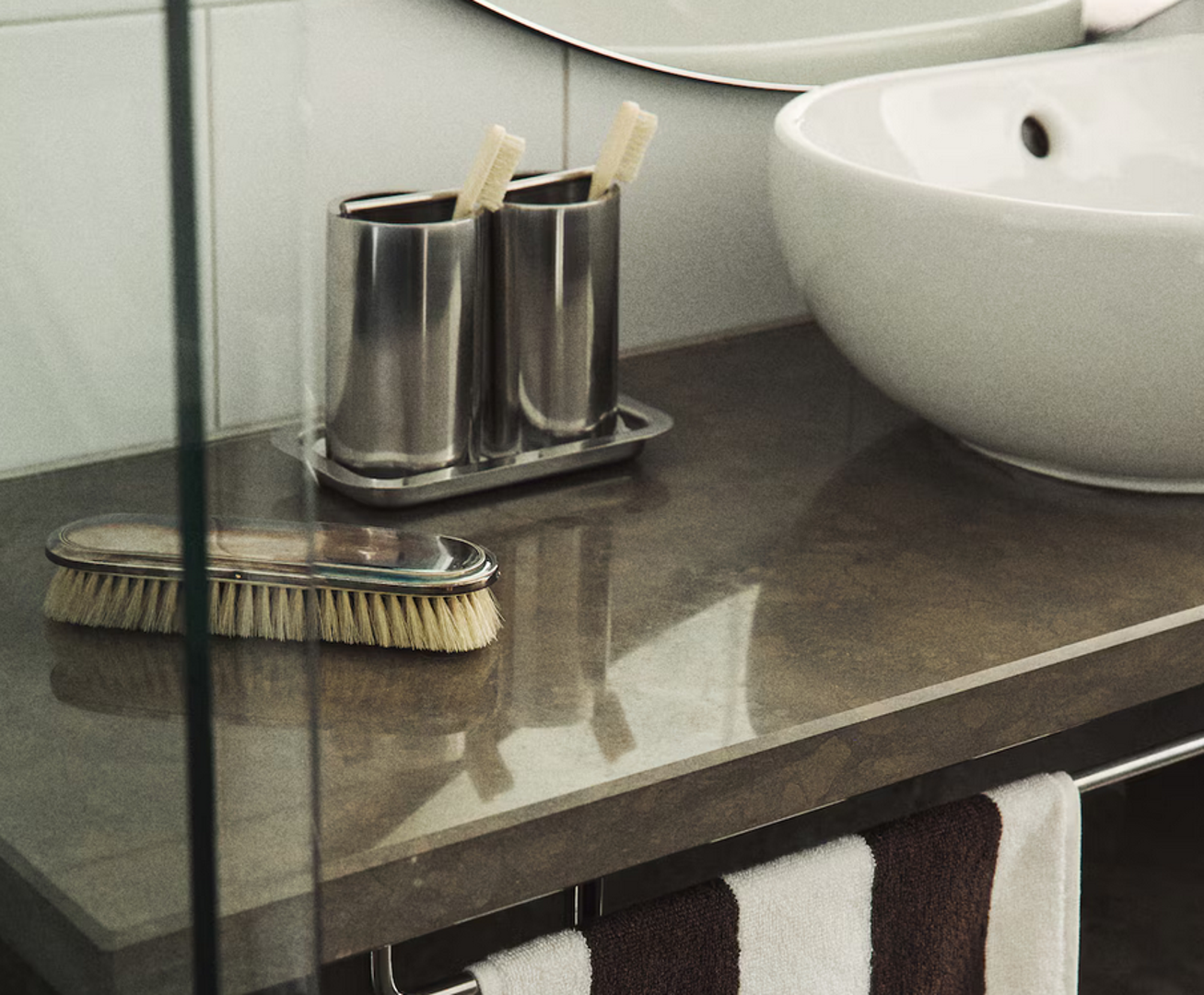 Za postizanje luksuznog dojma ove jeseni očekuje se da posegnemo za metalnim detaljima