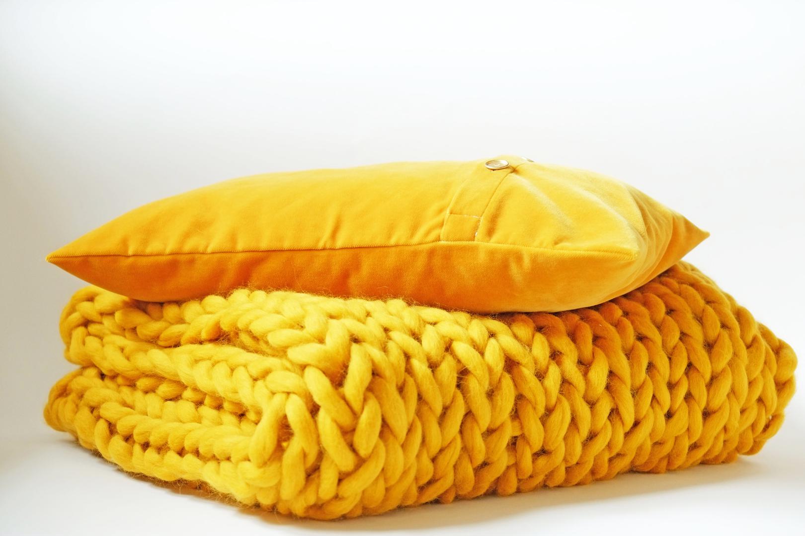 Dva ključna komada - topla deka i jastuk