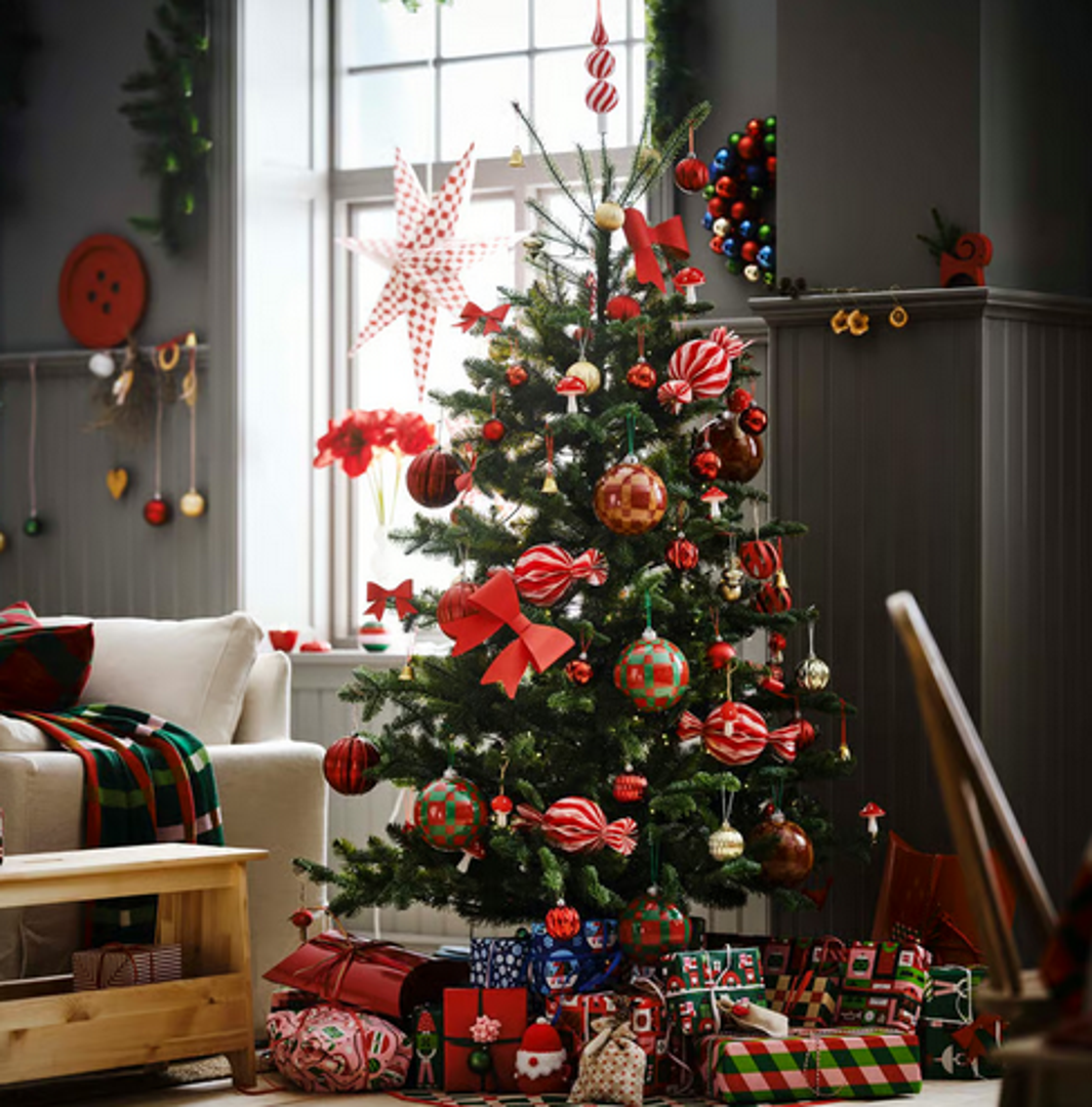 Božićno drvce ne mora biti veliko, ali neka bude bogato ukrasima