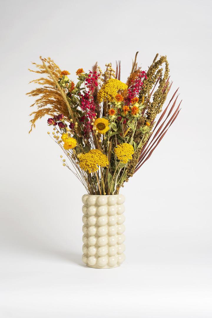 Suhi pupoljci, pampas trave i drugi dugotrajni cvjetovi neka budu detalji kojima ćete napuniti prekrasne vaze u domu