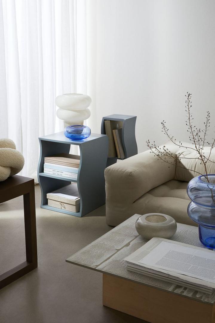 Skulpturalne vaze domirat će u 2023. u našim domovima. Nabavite ih nekoliko, raznih boja i veličina