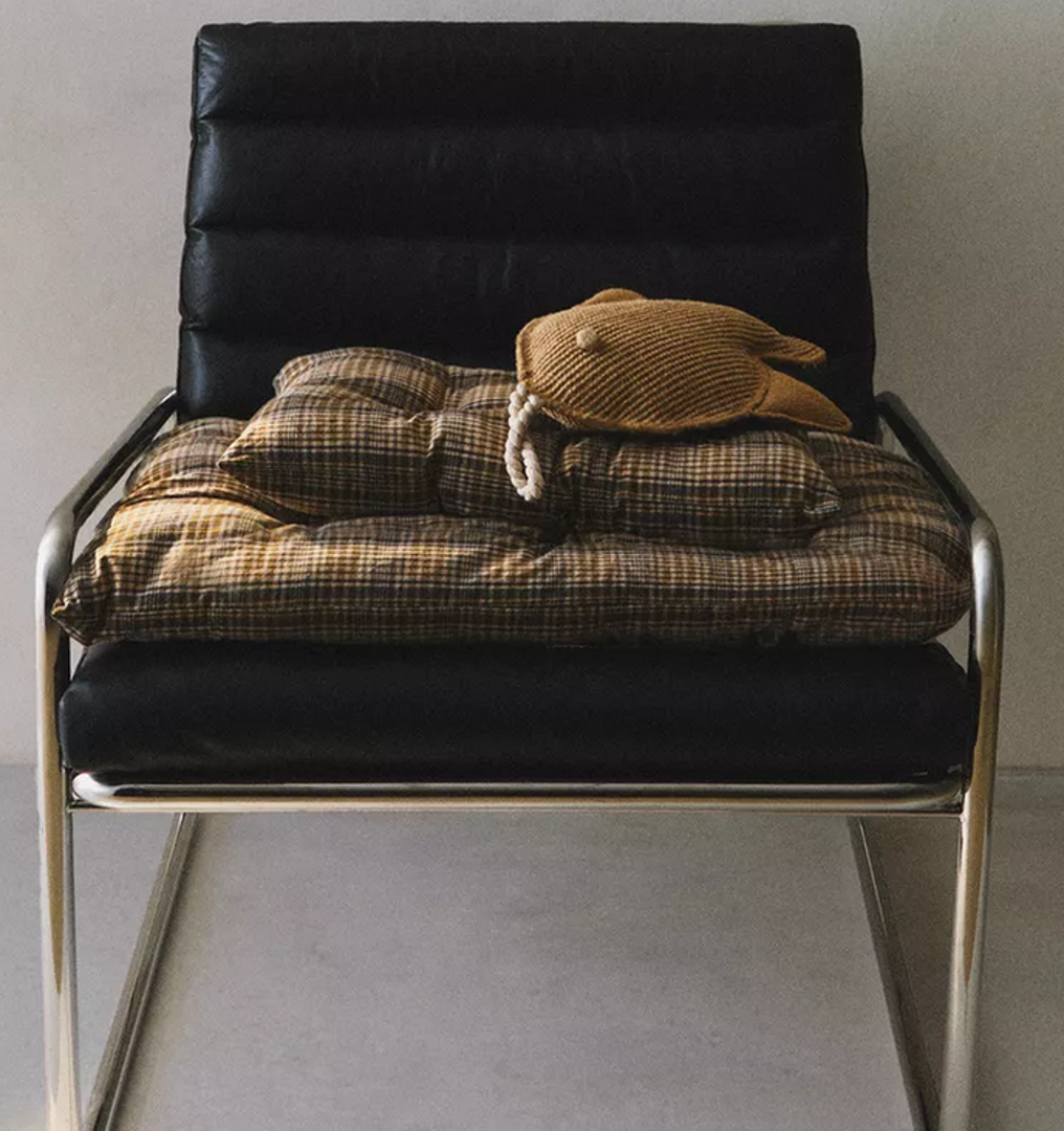 Kolekcija Morris & Co. x Zara Home inspirirana je naslijeđem Williama Morrisa, predvodnika britanskog umijeća izrade u 19. stoljeću. Kolekcija reinterpretira njegove dizajne iz suvremene perspektive.