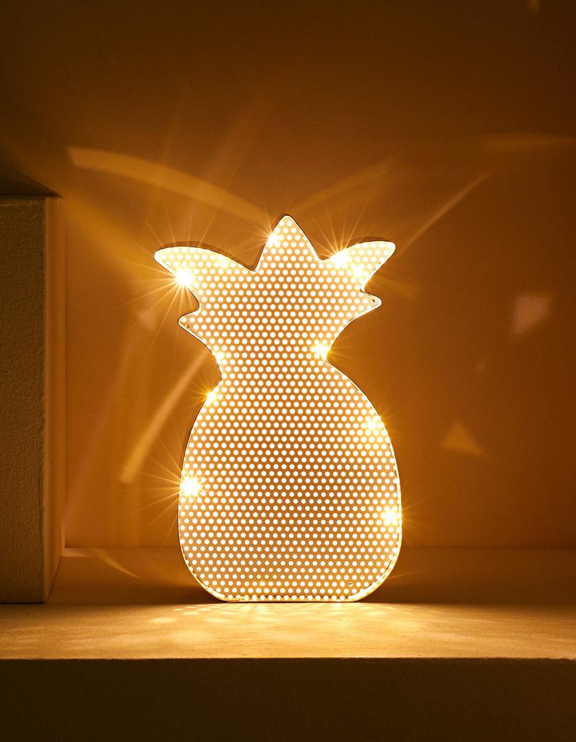 Svjetiljka u obliku ananasa košta 99 kuna, a atraktivna je i kda radi i kad je ugašena