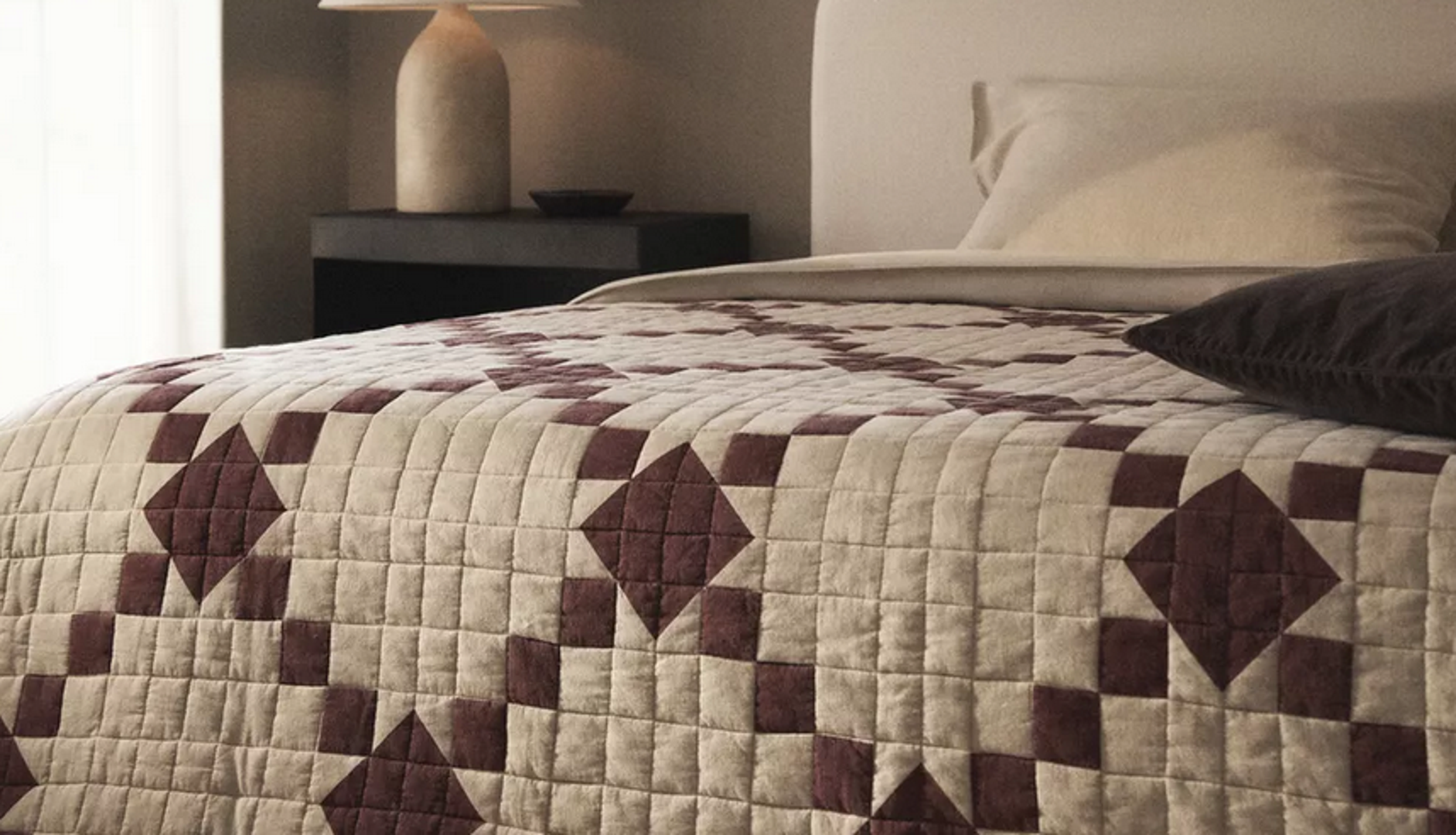 Raskošni prekrivač dat će sobi svečani štih