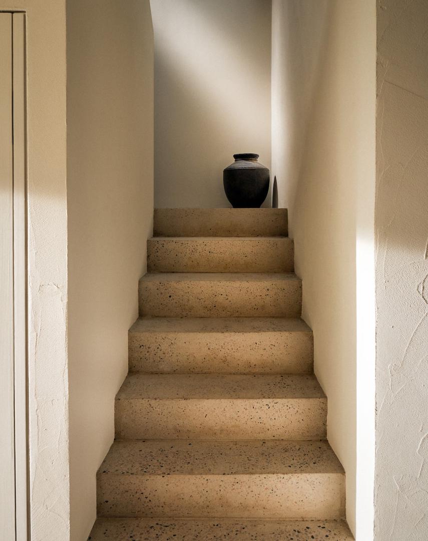 Jednostavno i elegantno stubište odlično je uklopljeno u arhitekturu kuće