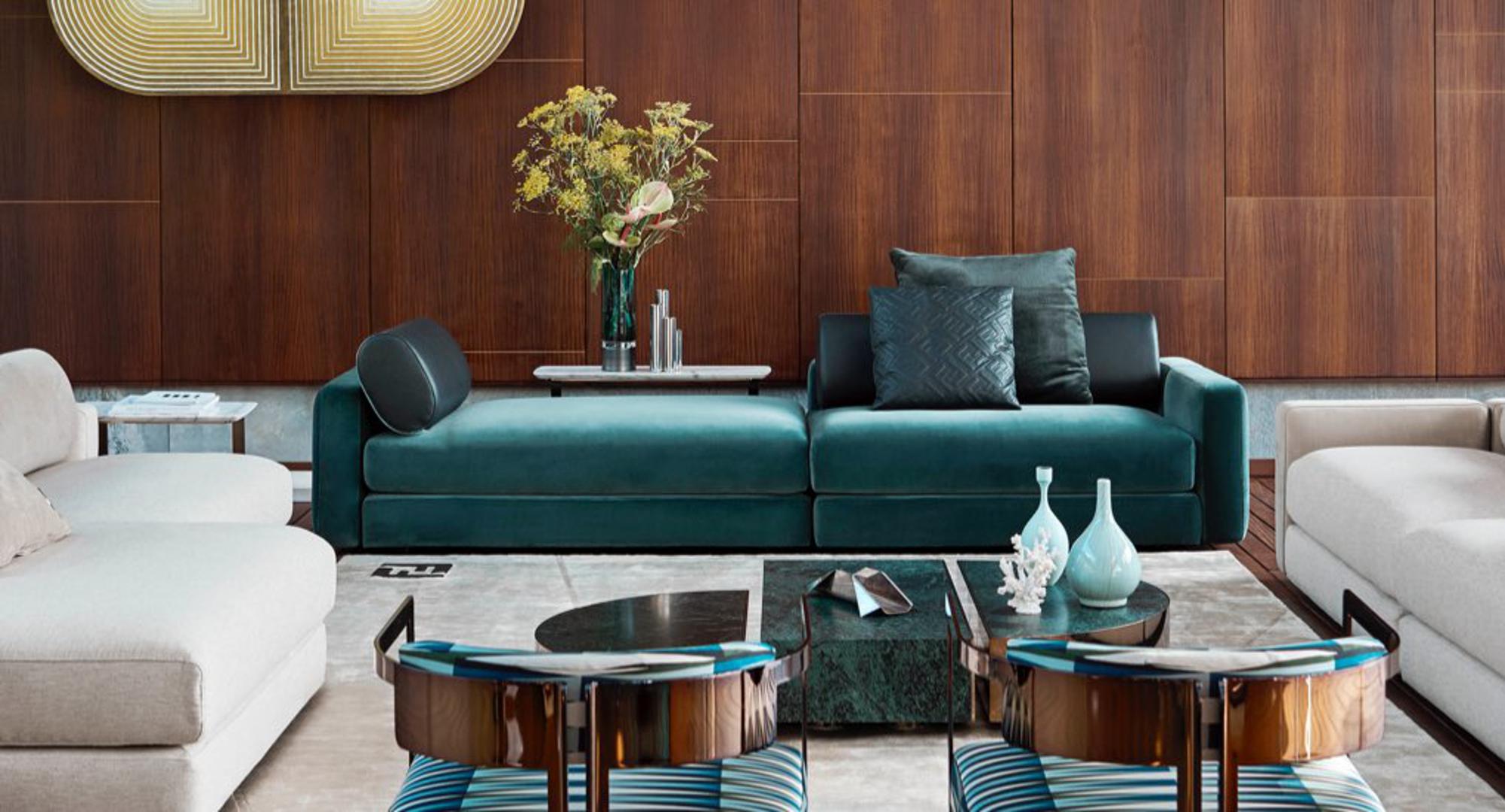 Zelena sofa ove godine najpopularniji je komad namještaja. Ova Fendijeva stoji pravo malo bogatstvo, ali u prostoru postaje vizualno središte